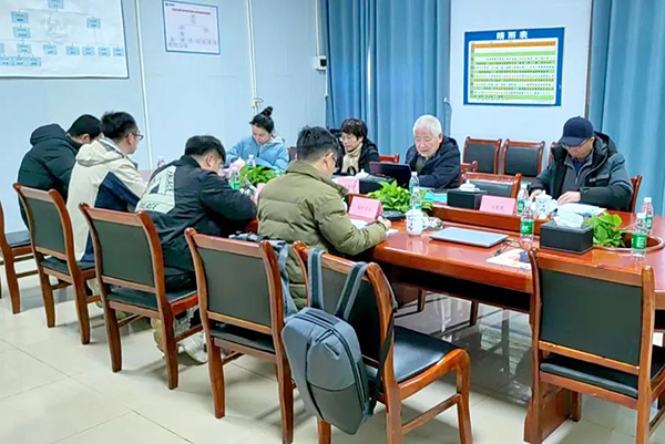 星空网页版组织召开江西宏福新材料有限公司永新工业开发区新型合成面料项目节能报告的评审会