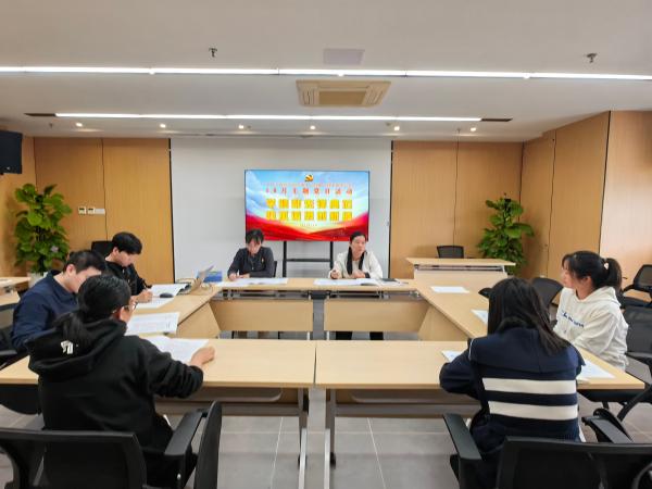 星空网页版开展“学赣鄱先锋典范，践承诺勇创新绩”主题党日活动